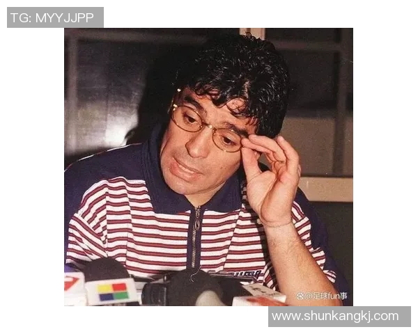 阿根廷天才足球明星的传奇之路与辉煌成就探秘